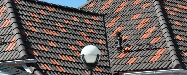 Черепица, водостоки, окна, дымоходы